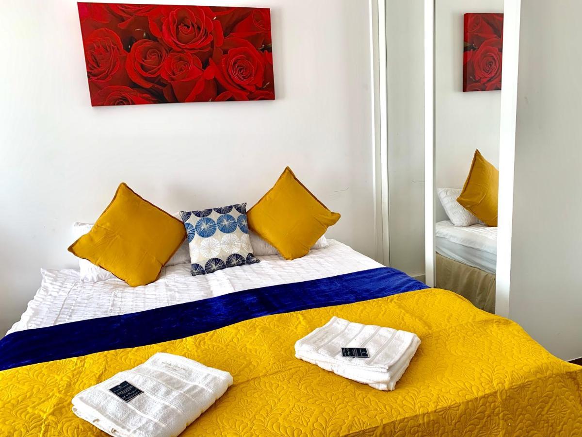 לונדון 2-Bedrooms Modern Apartment Next To Velodrome, Lounge, Balcony, Parking, Abba מראה חיצוני תמונה