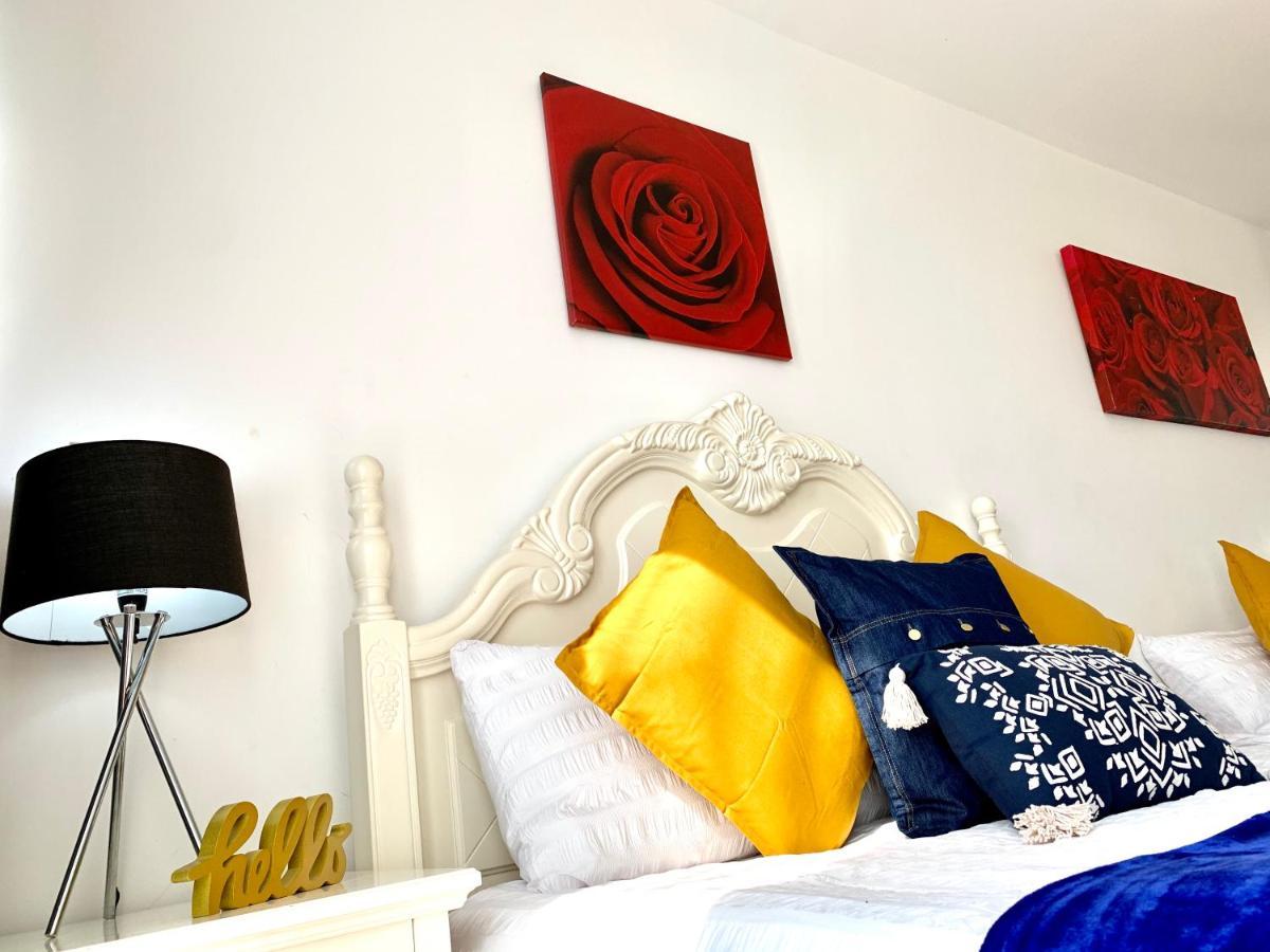 לונדון 2-Bedrooms Modern Apartment Next To Velodrome, Lounge, Balcony, Parking, Abba מראה חיצוני תמונה