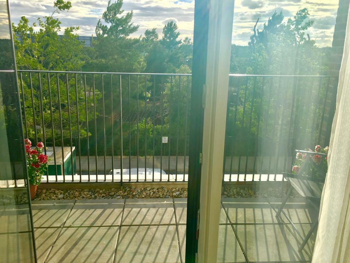 לונדון 2-Bedrooms Modern Apartment Next To Velodrome, Lounge, Balcony, Parking, Abba מראה חיצוני תמונה