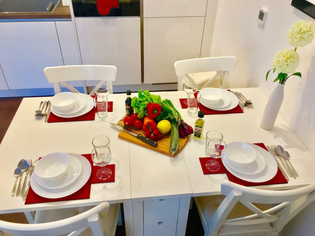 לונדון 2-Bedrooms Modern Apartment Next To Velodrome, Lounge, Balcony, Parking, Abba מראה חיצוני תמונה