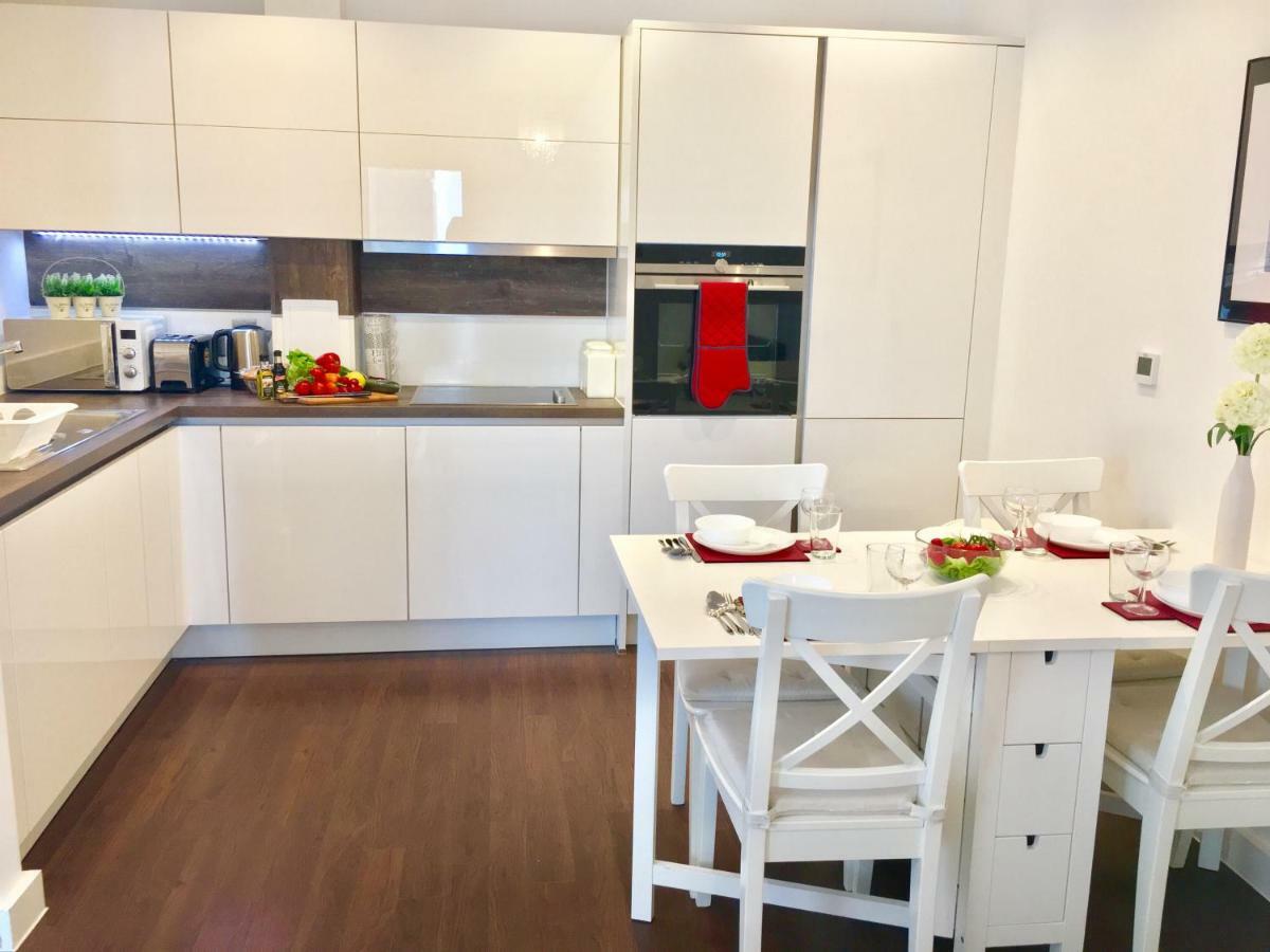 לונדון 2-Bedrooms Modern Apartment Next To Velodrome, Lounge, Balcony, Parking, Abba מראה חיצוני תמונה
